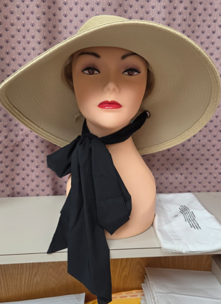 Women's Stella Fashion Hat with Black & White Scarves